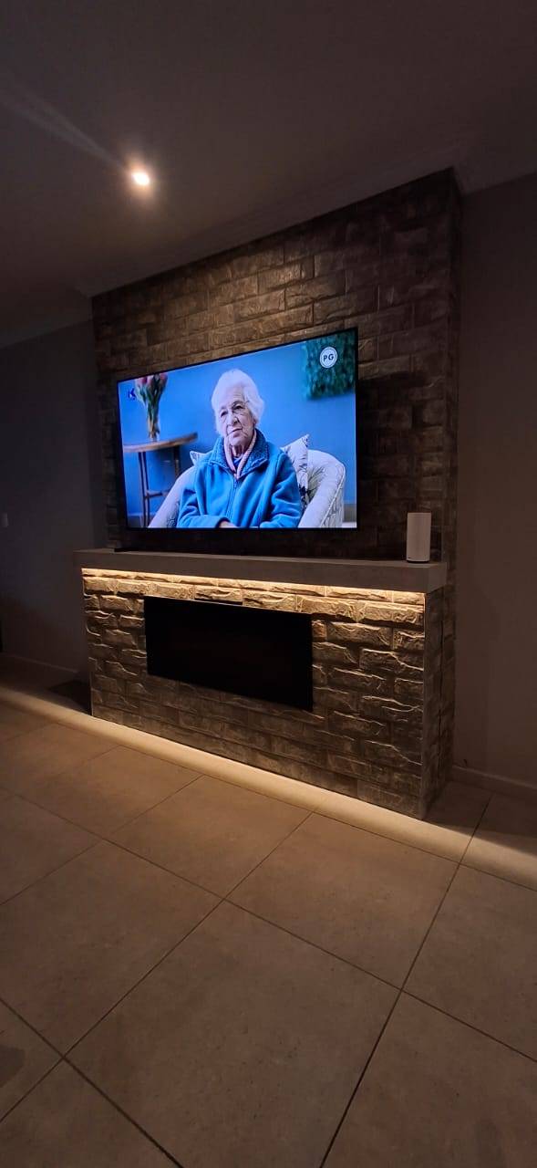 Wall Unit with Build in Electrical Fire Place